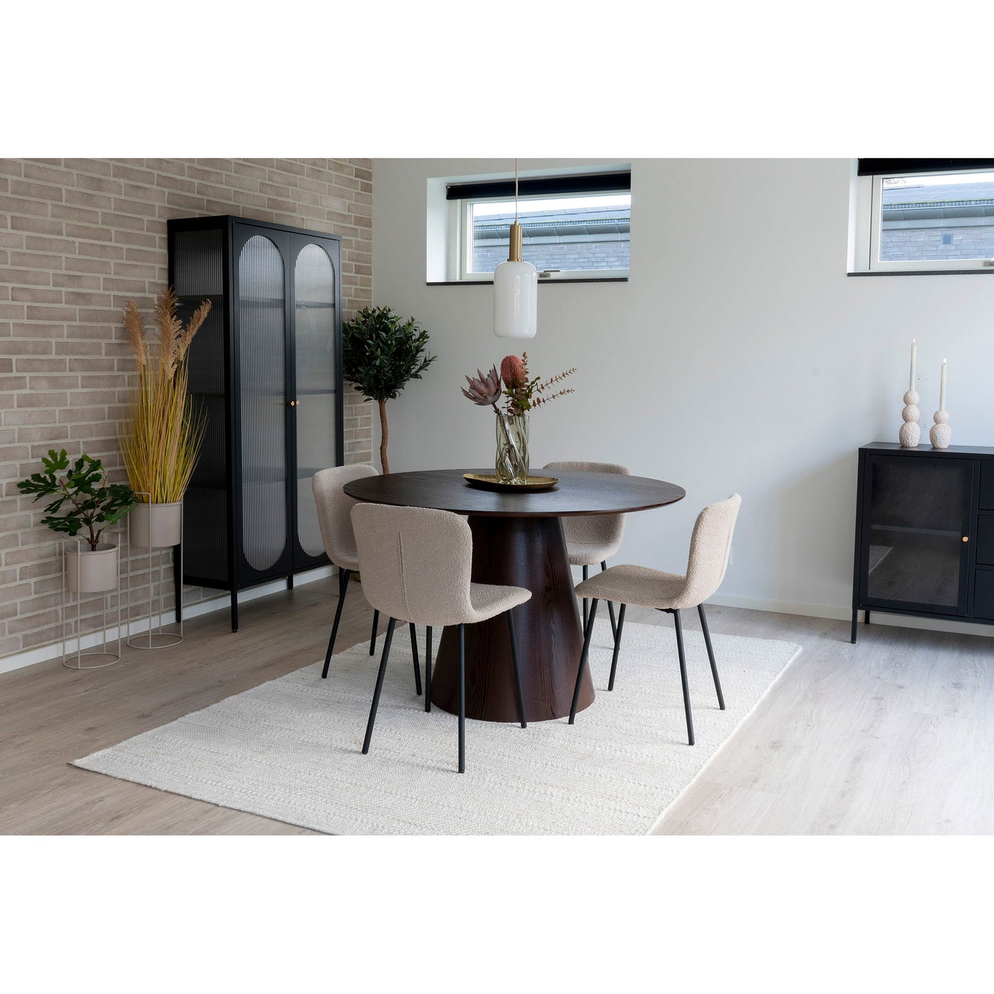Table à manger ronde en bois foncé BOLTON