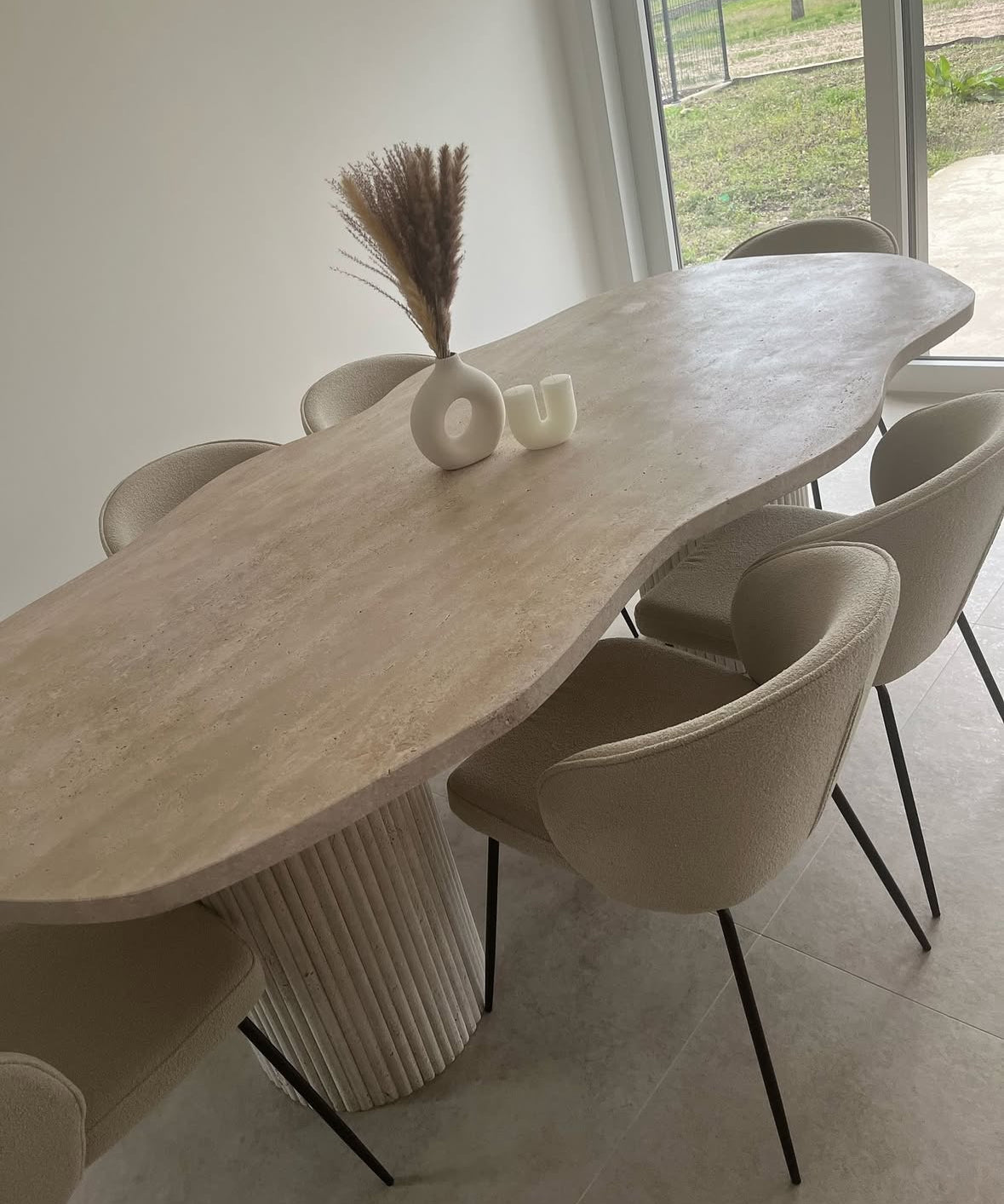 SAKINA dining table