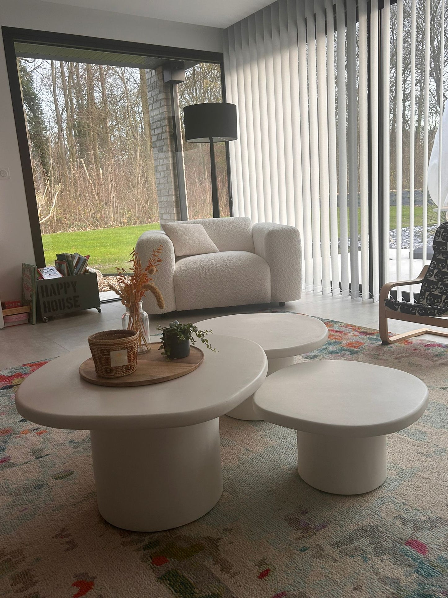 Trio's gepolijste betonnen salontafels